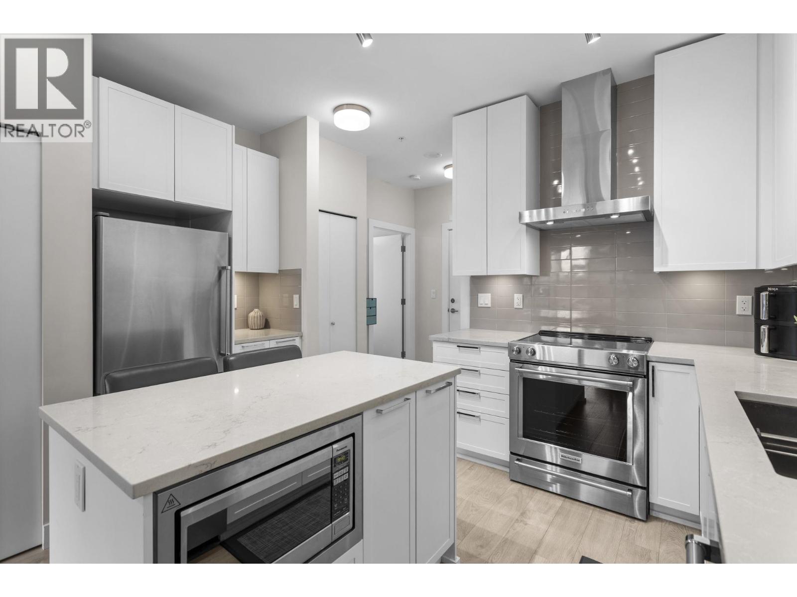 221 1768 Gilmore Avenue, Burnaby, British Columbia  V5C 0L4 - Photo 9 - R3102694