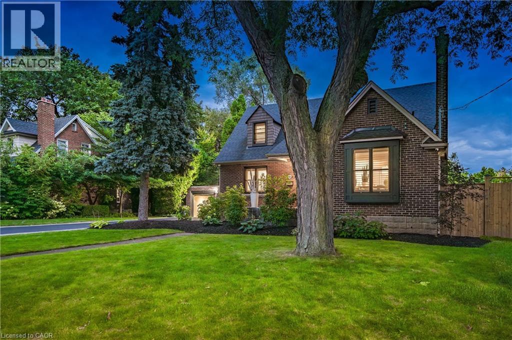 1390 Halifax Place, Burlington, Ontario  L7S 1J6 - Photo 2 - 40814388