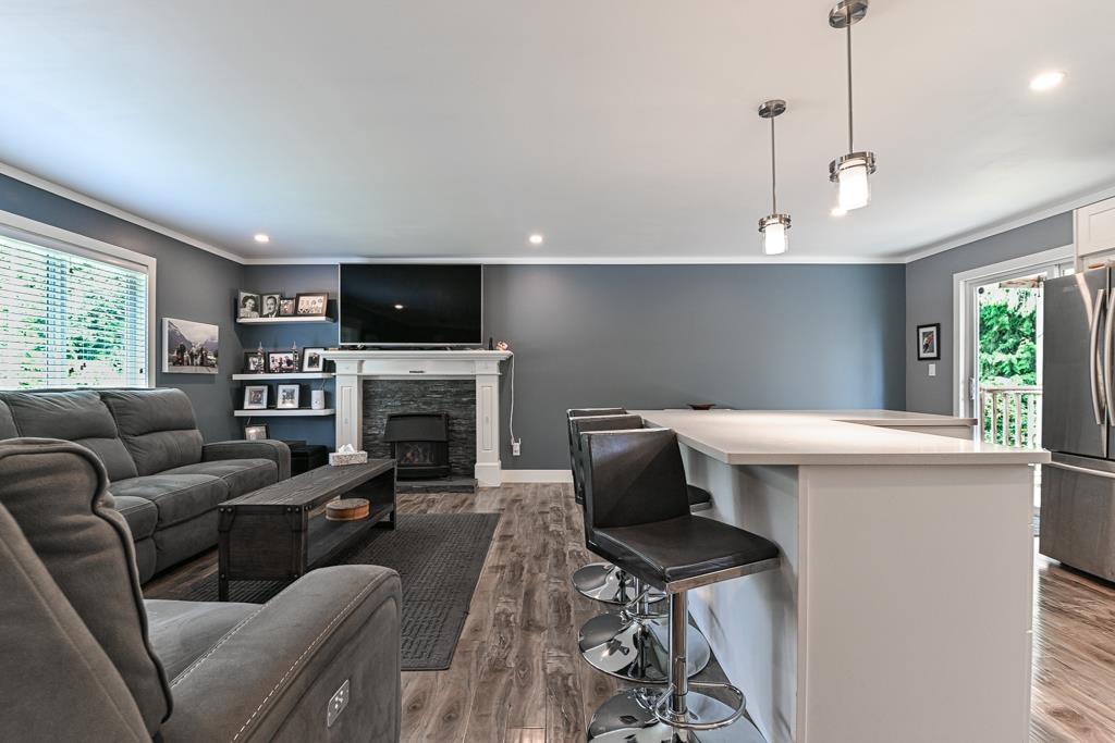 32354 14 Avenue, Mission, British Columbia  V2V 2N7 - Photo 2 - R3099212