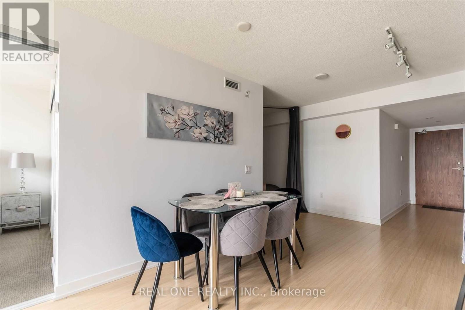 2203 - 75 Queens Wharf Road, Toronto, Ontario  M5V 0J8 - Photo 5 - C12912320