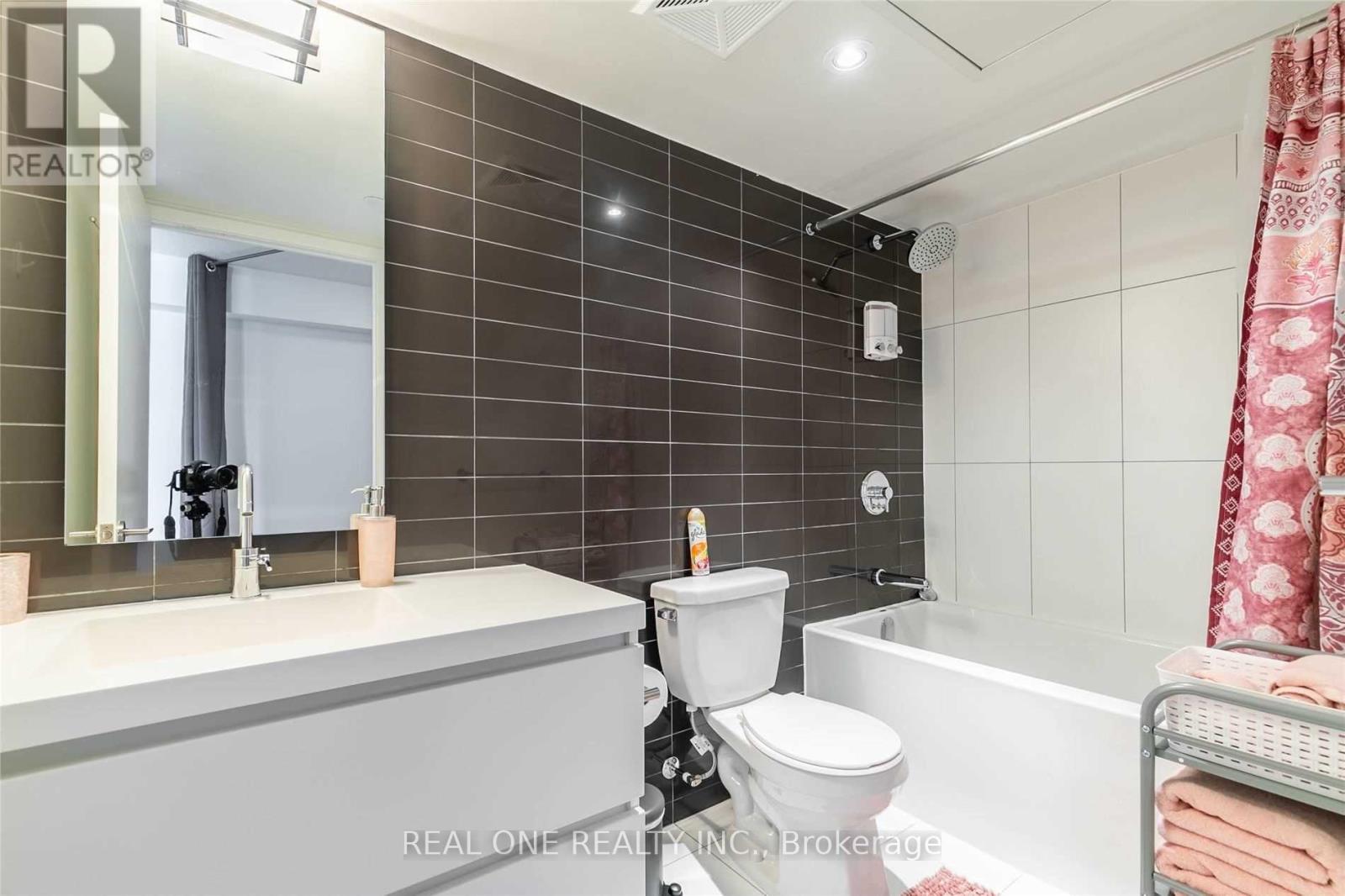 2203 - 75 Queens Wharf Road, Toronto, Ontario  M5V 0J8 - Photo 8 - C12912320