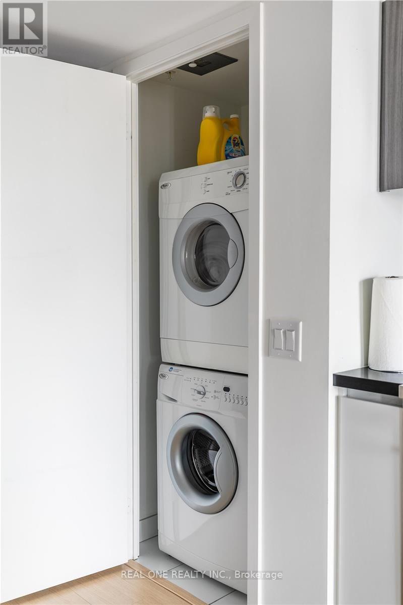 2203 - 75 Queens Wharf Road, Toronto, Ontario  M5V 0J8 - Photo 9 - C12912320