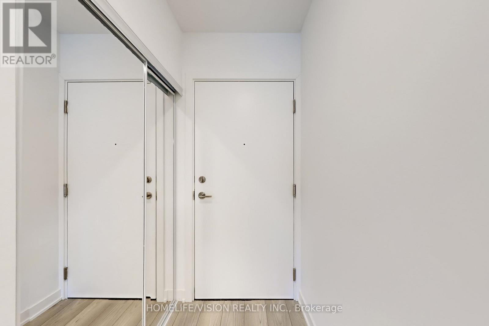 518 - 252 Church Street, Toronto, Ontario  M5B 0E6 - Photo 32 - C12912342