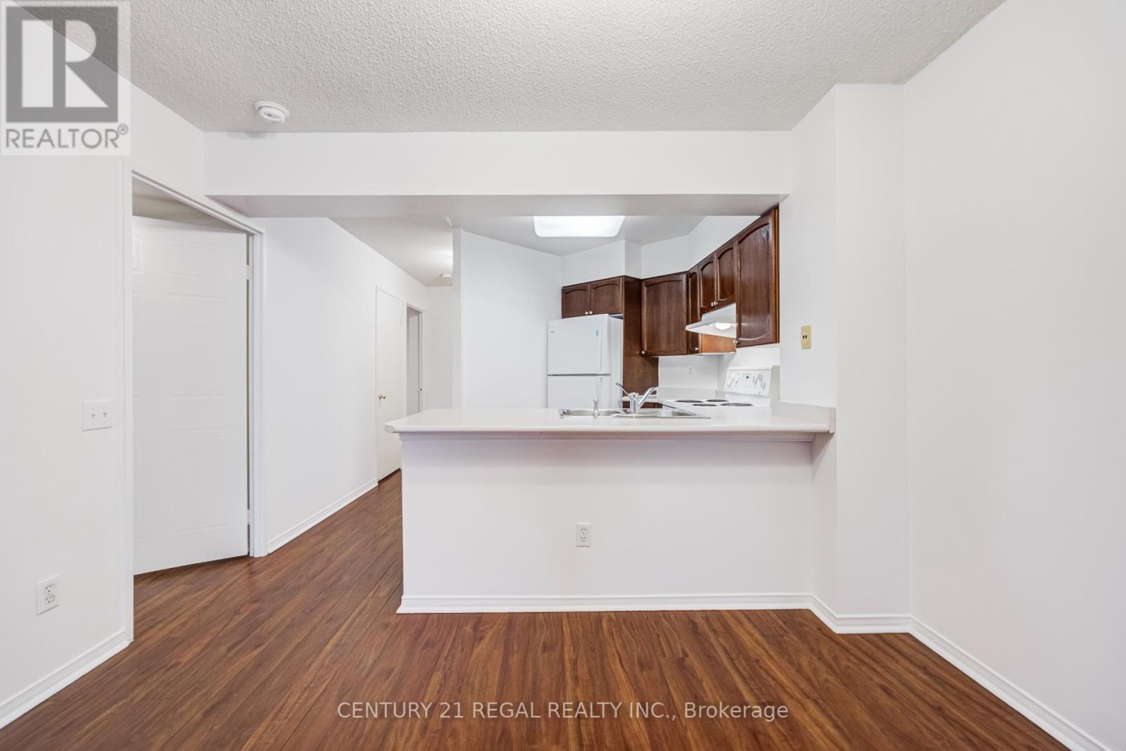 1803 - 750 Bay Street, Toronto, Ontario  M5G 1N6 - Photo 17 - C12912348