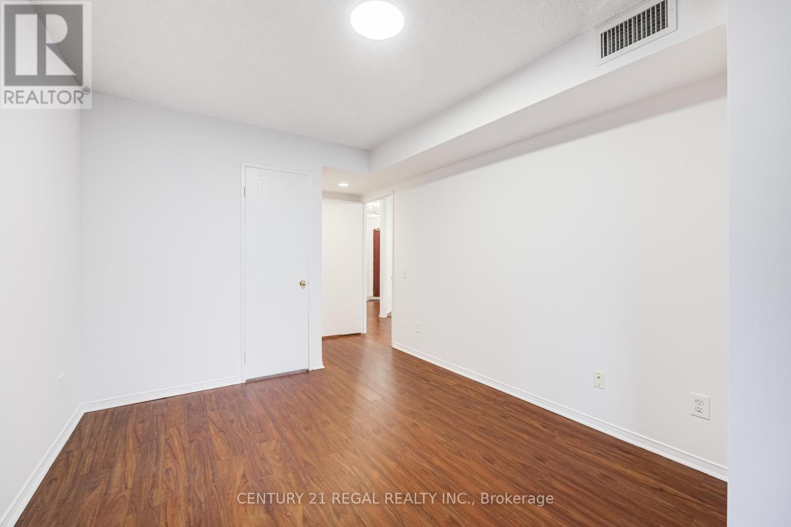 1803 - 750 Bay Street, Toronto, Ontario  M5G 1N6 - Photo 25 - C12912348