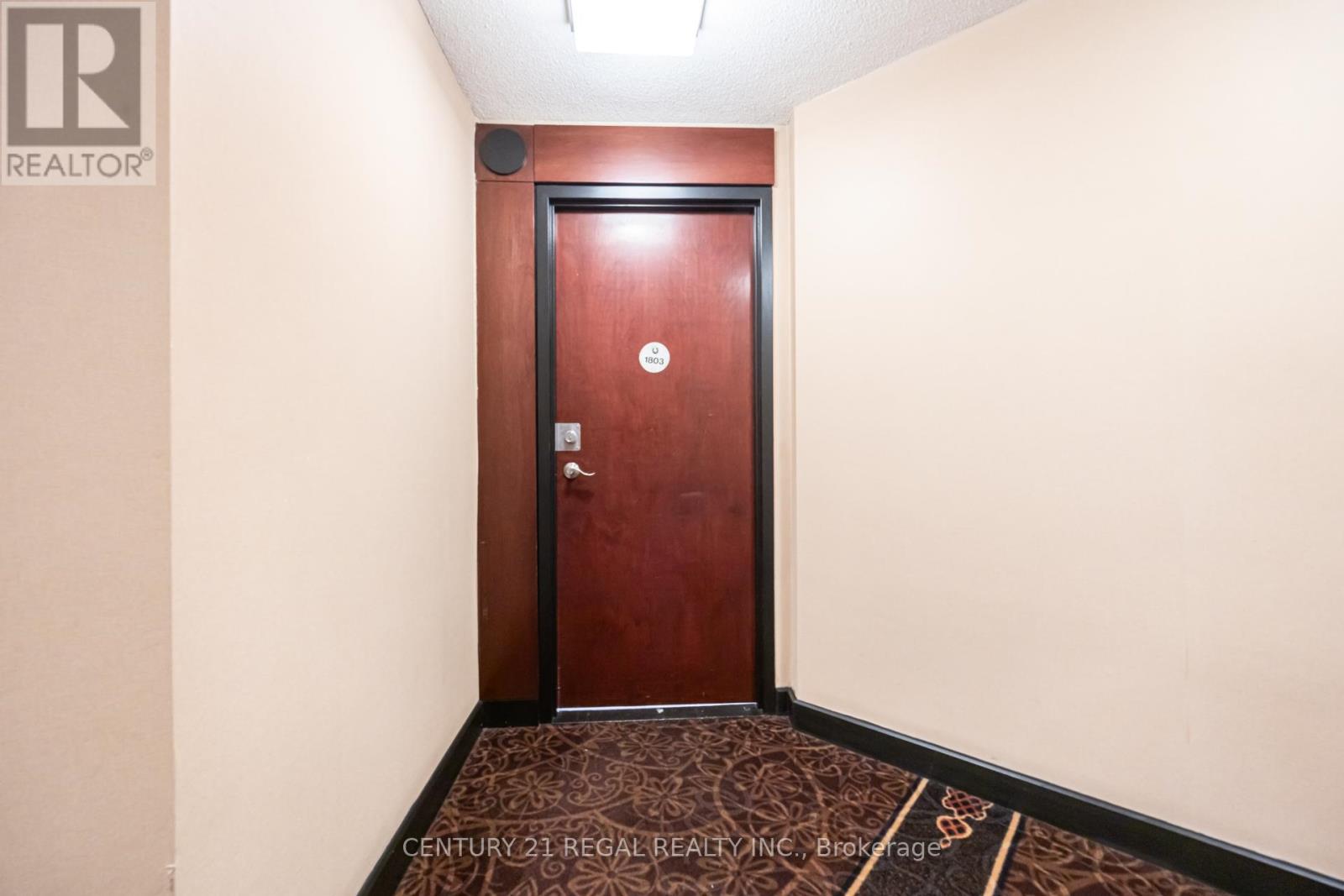 1803 - 750 Bay Street, Toronto, Ontario  M5G 1N6 - Photo 6 - C12912348