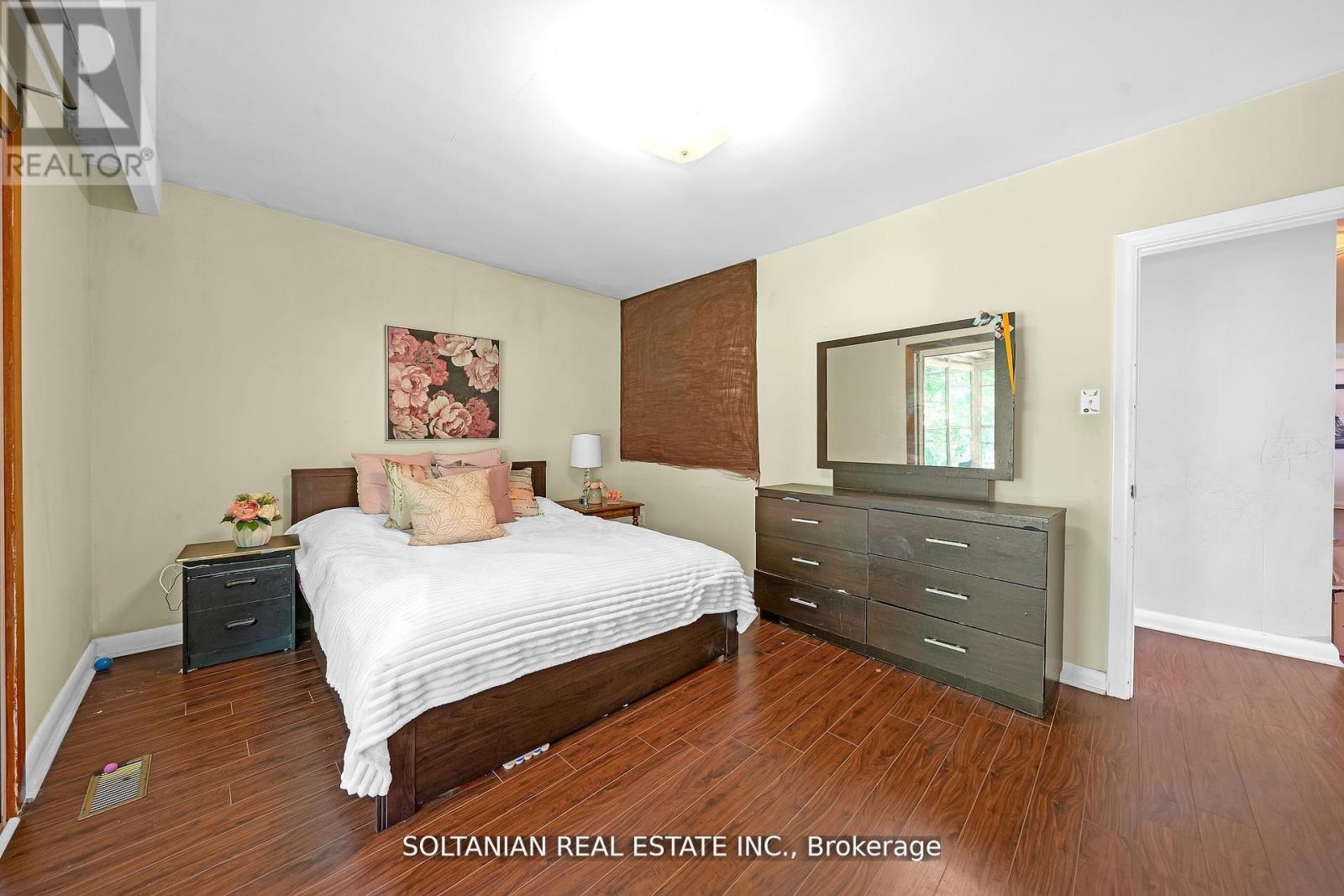 183 Maxome Avenue, Toronto, Ontario  M2M 3L1 - Photo 16 - C12912354