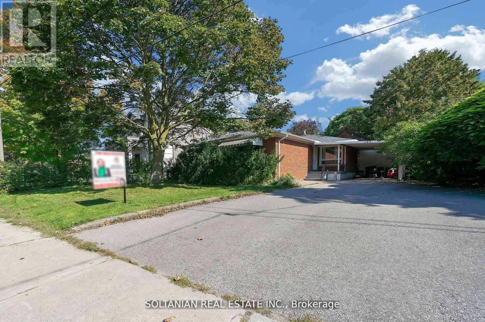 183 Maxome Avenue, Toronto, Ontario  M2M 3L1 - Photo 3 - C12912354