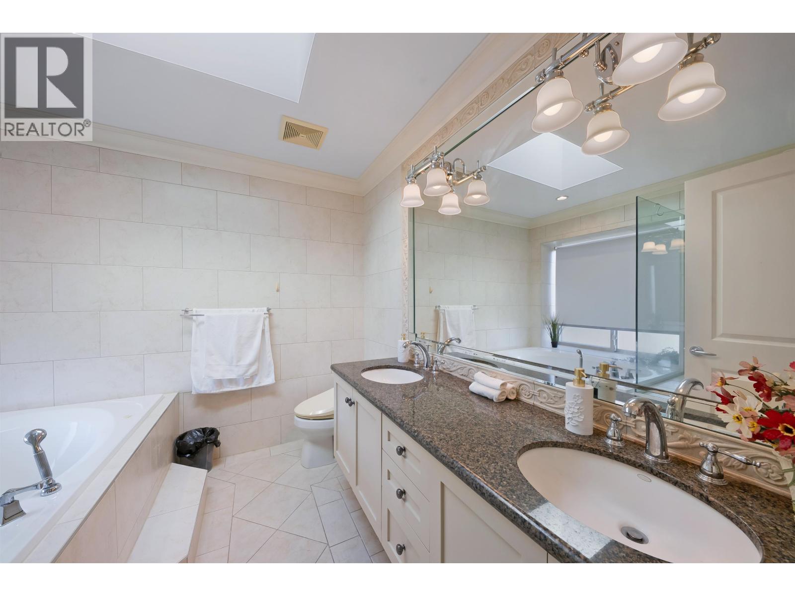 6166 Denbigh Avenue, Burnaby, British Columbia  V5H 3R5 - Photo 17 - R3102303