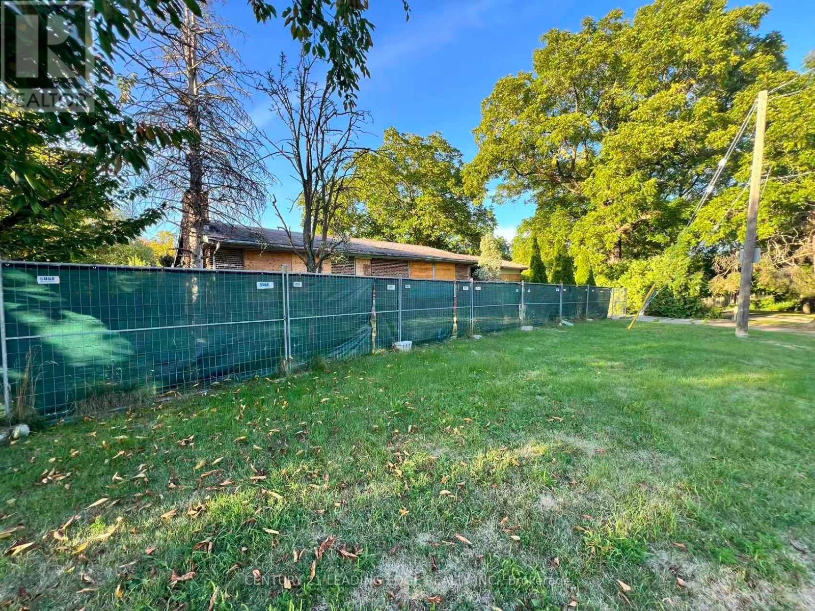 329 Mill Street, Richmond Hill, Ontario  L4C 4B6 - Photo 8 - N12912324