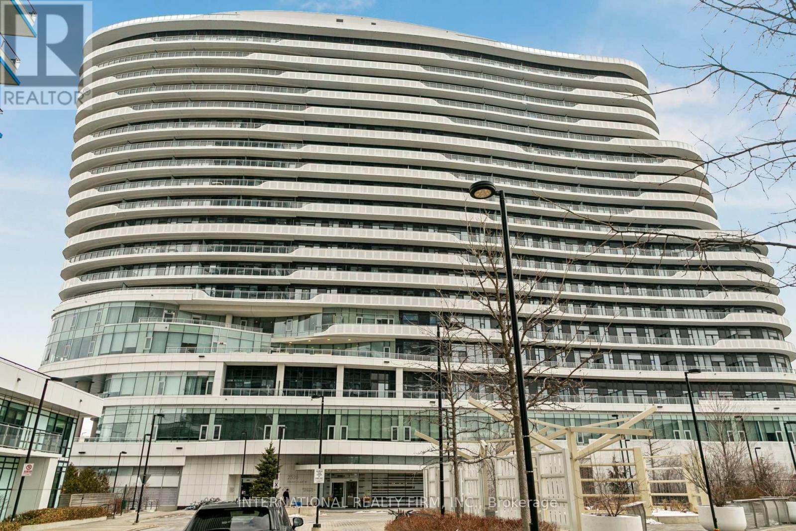 602 - 2520 Eglinton Avenue W, Mississauga, Ontario  L5M 0Y4 - Photo 2 - W12912336