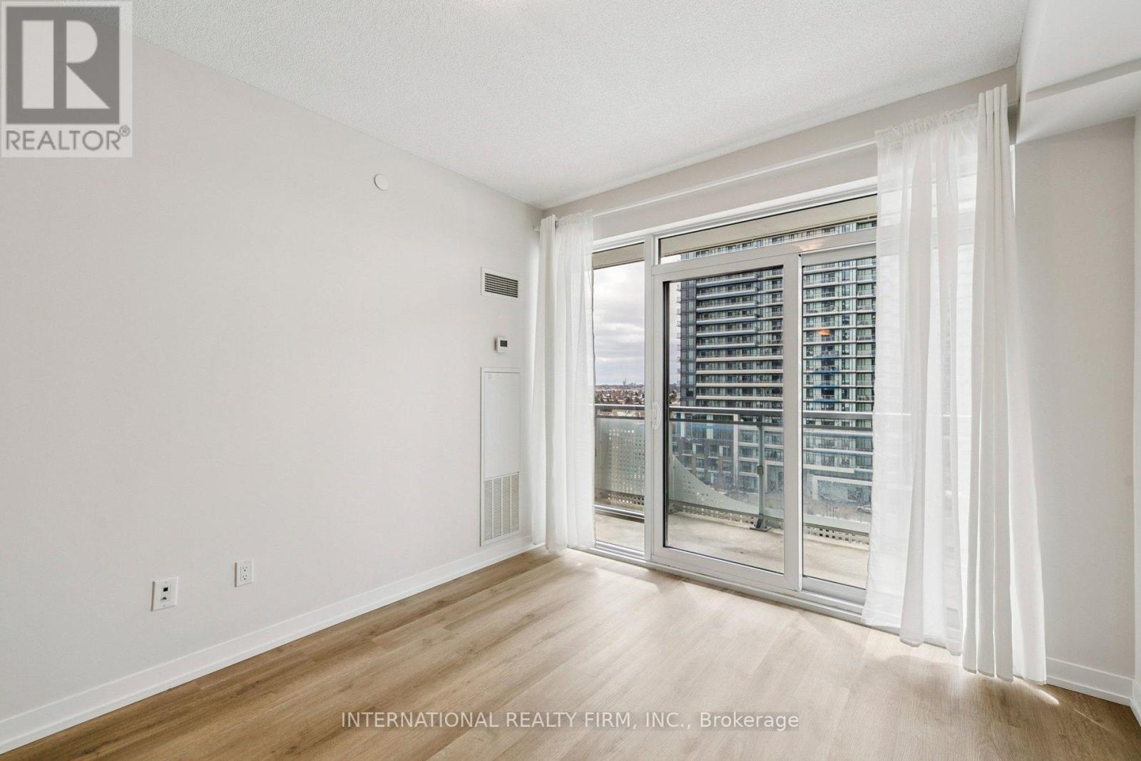 602 - 2520 Eglinton Avenue W, Mississauga, Ontario  L5M 0Y4 - Photo 8 - W12912336