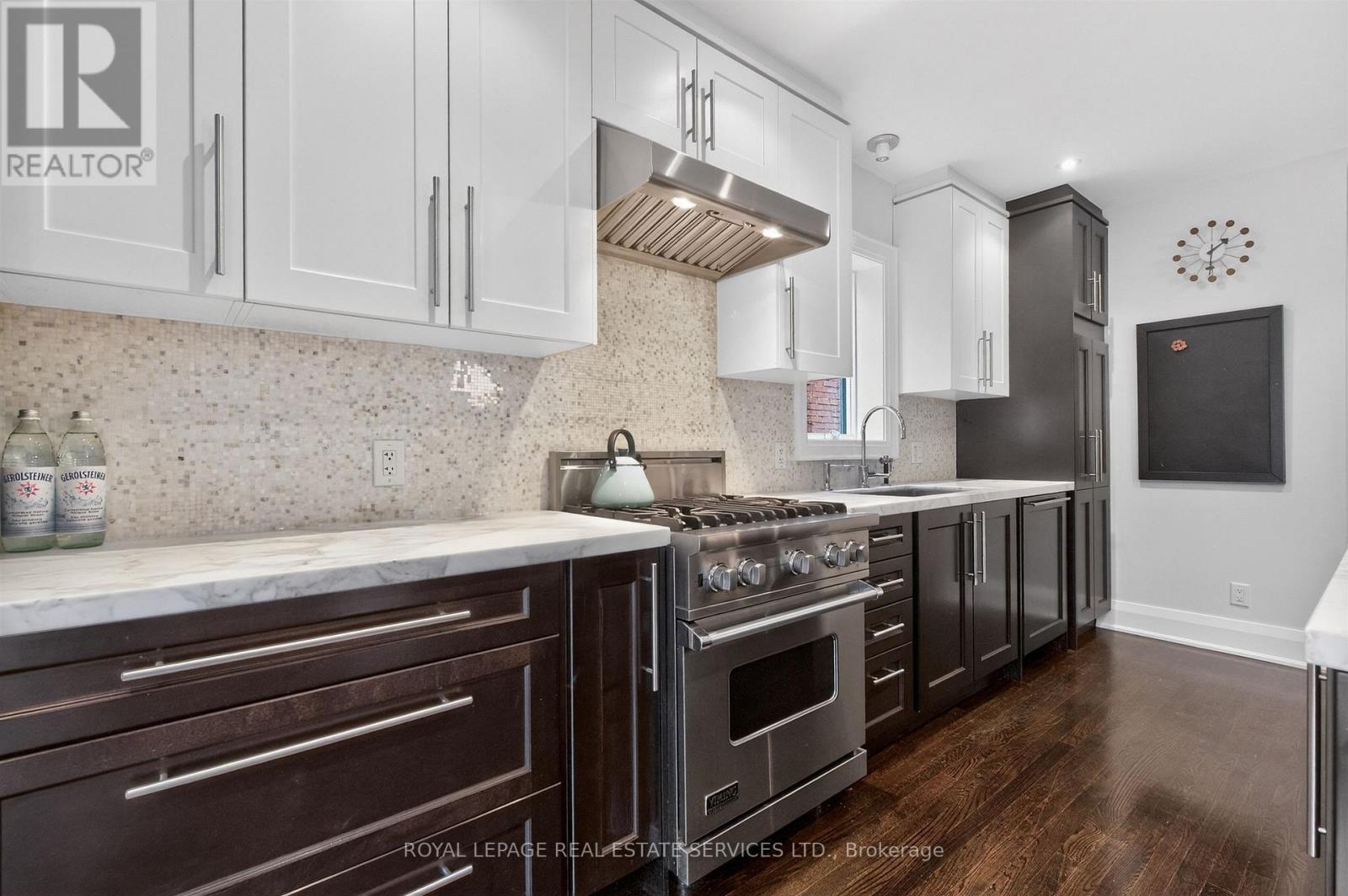 396 Durie Street, Toronto, Ontario  M6S 3G4 - Photo 14 - W12912340