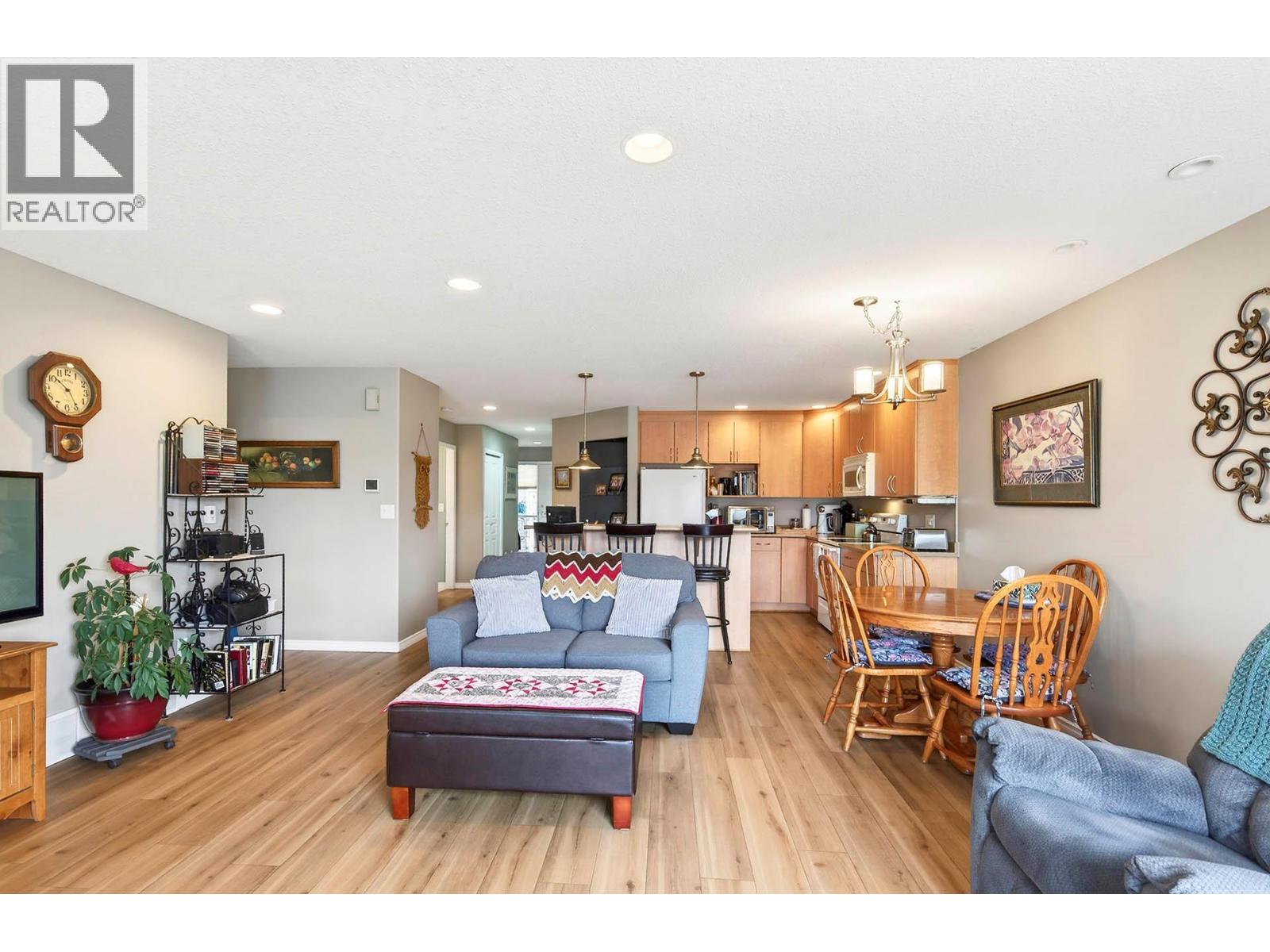 1105 Quail Drive Unit# 6, Kamloops, British Columbia  V2B 8R4 - Photo 5 - 10380364