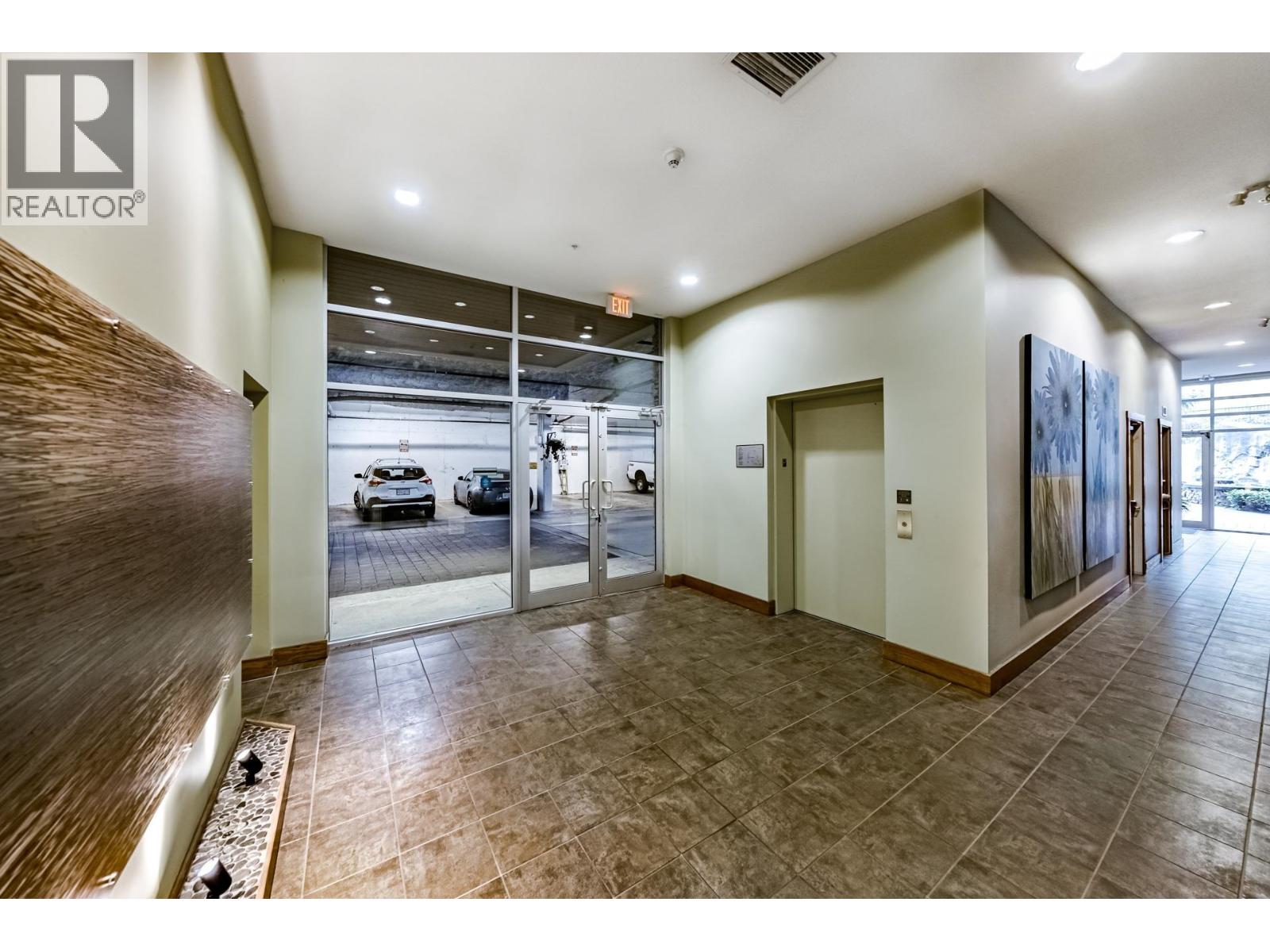 302 7428 Byrnepark Walk, Burnaby, British Columbia  V3N 0B4 - Photo 3 - R3101700