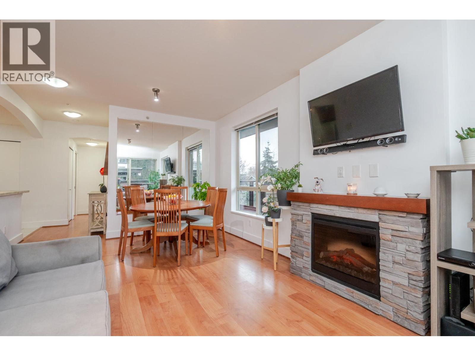 302 7428 Byrnepark Walk, Burnaby, British Columbia  V3N 0B4 - Photo 8 - R3101700