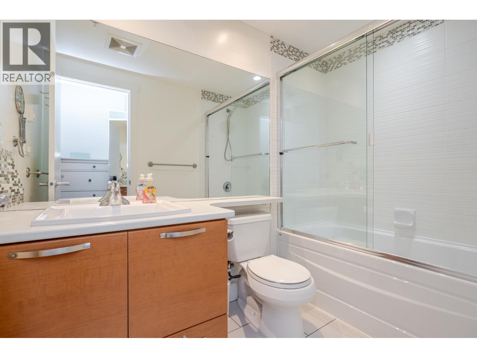 302 7428 Byrnepark Walk, Burnaby, British Columbia  V3N 0B4 - Photo 19 - R3101700