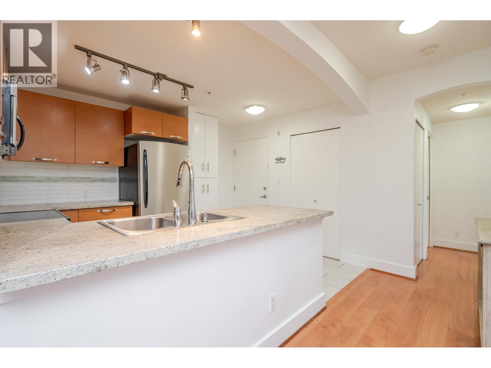 302 7428 Byrnepark Walk, Burnaby, British Columbia  V3N 0B4 - Photo 12 - R3101700