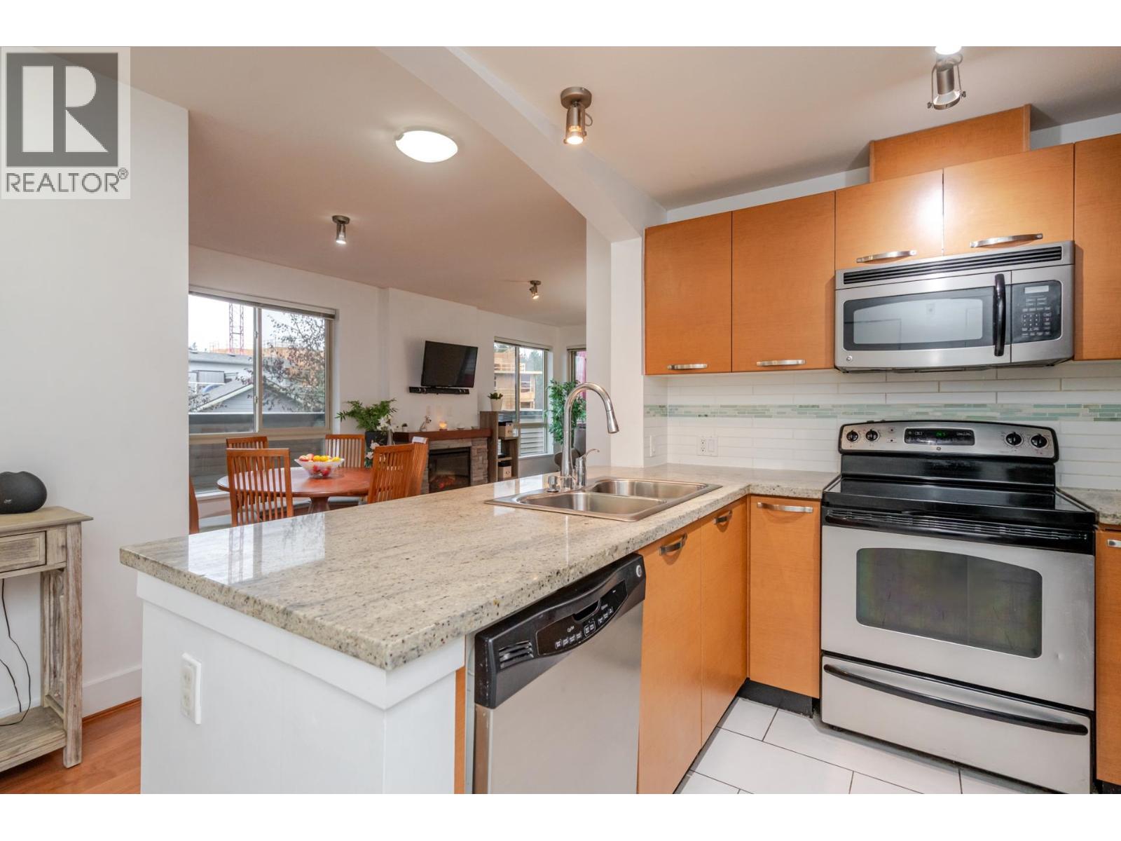 302 7428 Byrnepark Walk, Burnaby, British Columbia  V3N 0B4 - Photo 15 - R3101700