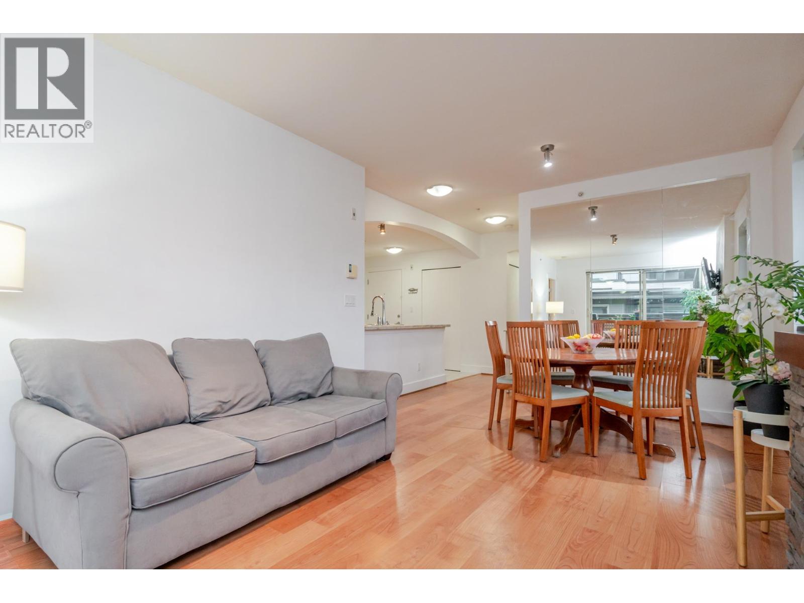 302 7428 Byrnepark Walk, Burnaby, British Columbia  V3N 0B4 - Photo 10 - R3101700