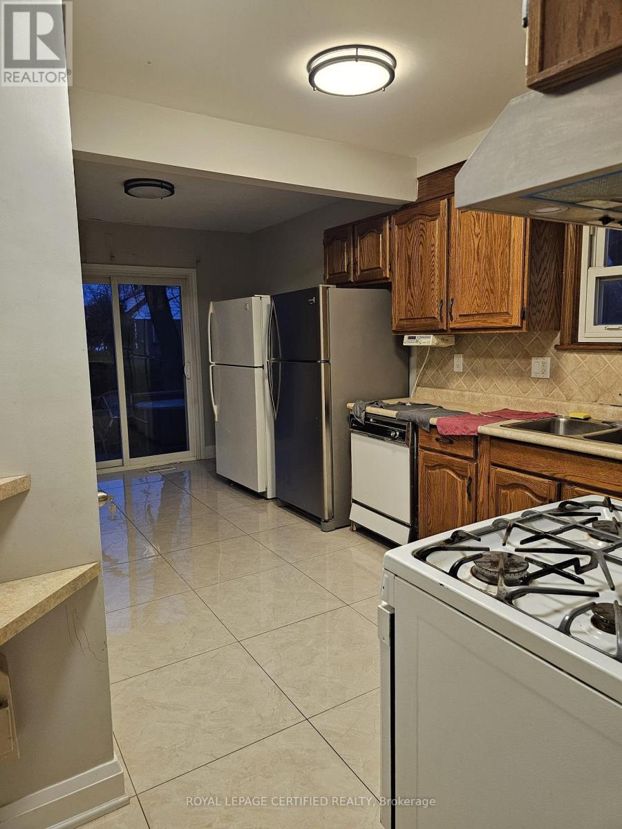 299 West 2nd Street, Hamilton, Ontario  L9C 3H1 - Photo 4 - X12912356