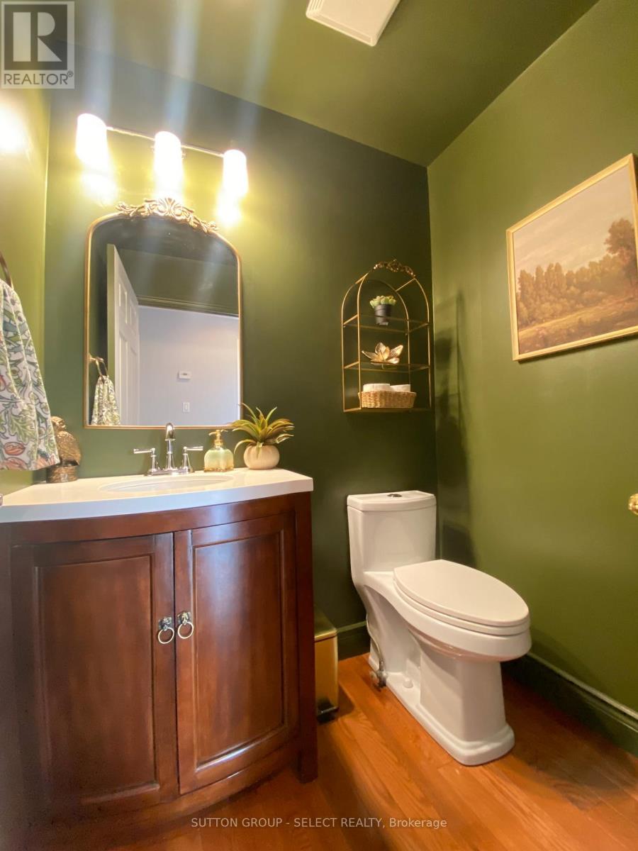 983 Country Club Crescent, London South, Ontario  N6C 5R6 - Photo 22 - X12912394