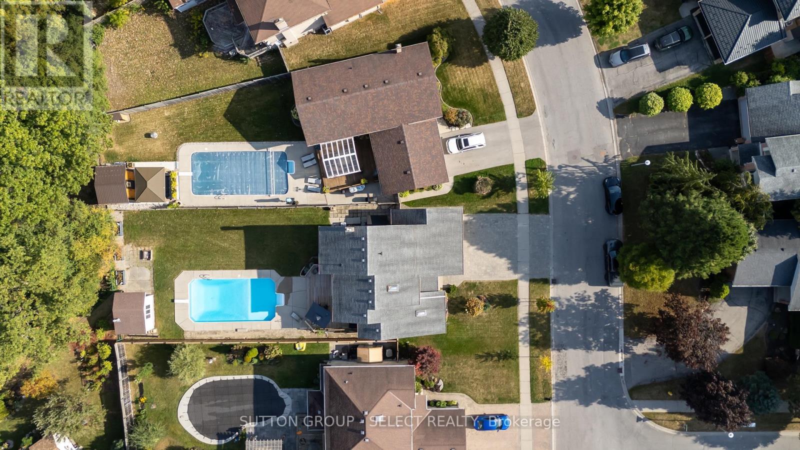 983 Country Club Crescent, London South, Ontario  N6C 5R6 - Photo 6 - X12912394