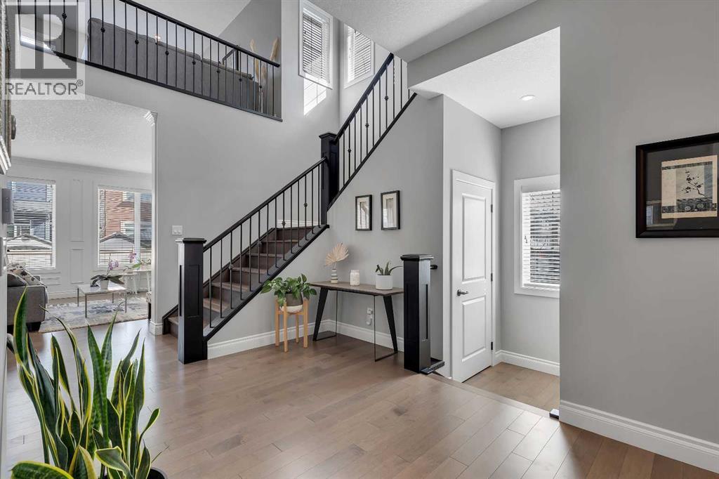 393 Evansborough Way Nw, Calgary, Alberta  T3P 0R3 - Photo 5 - A2295049