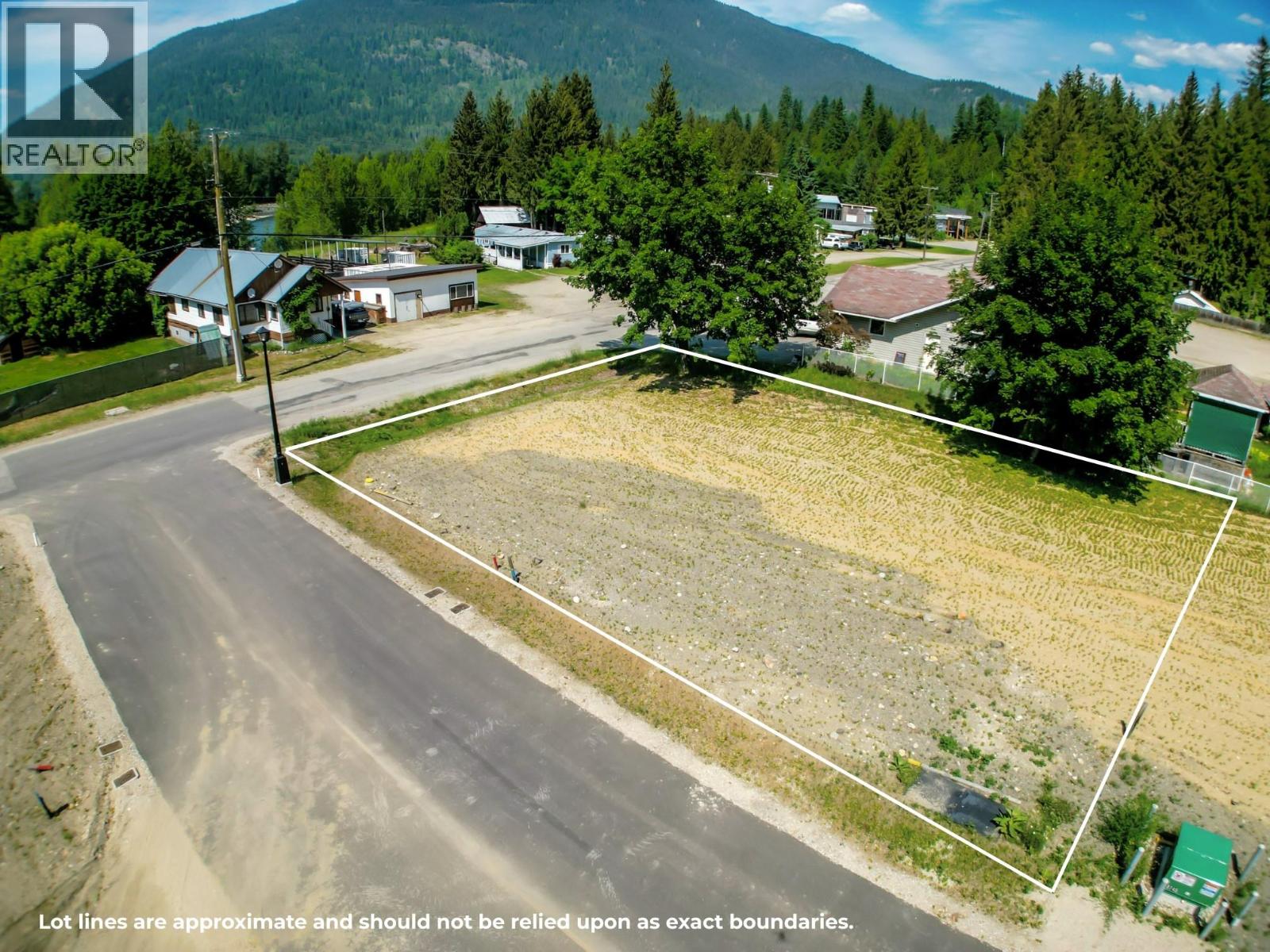 2-1445 Illecillewaet Road Lot# SL 1, Revelstoke, British Columbia