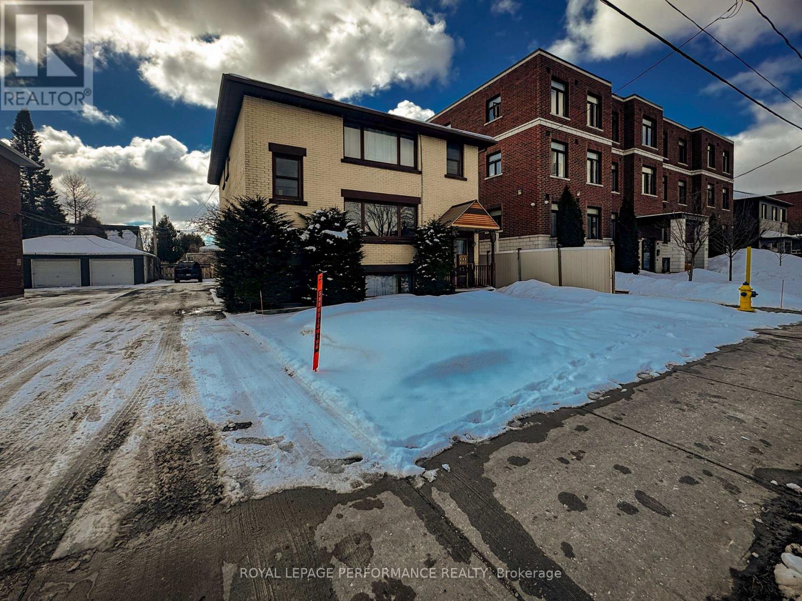 2 - 330 Donald Street, Ottawa, Ontario  K1K 1M5 - Photo 2 - X12912366