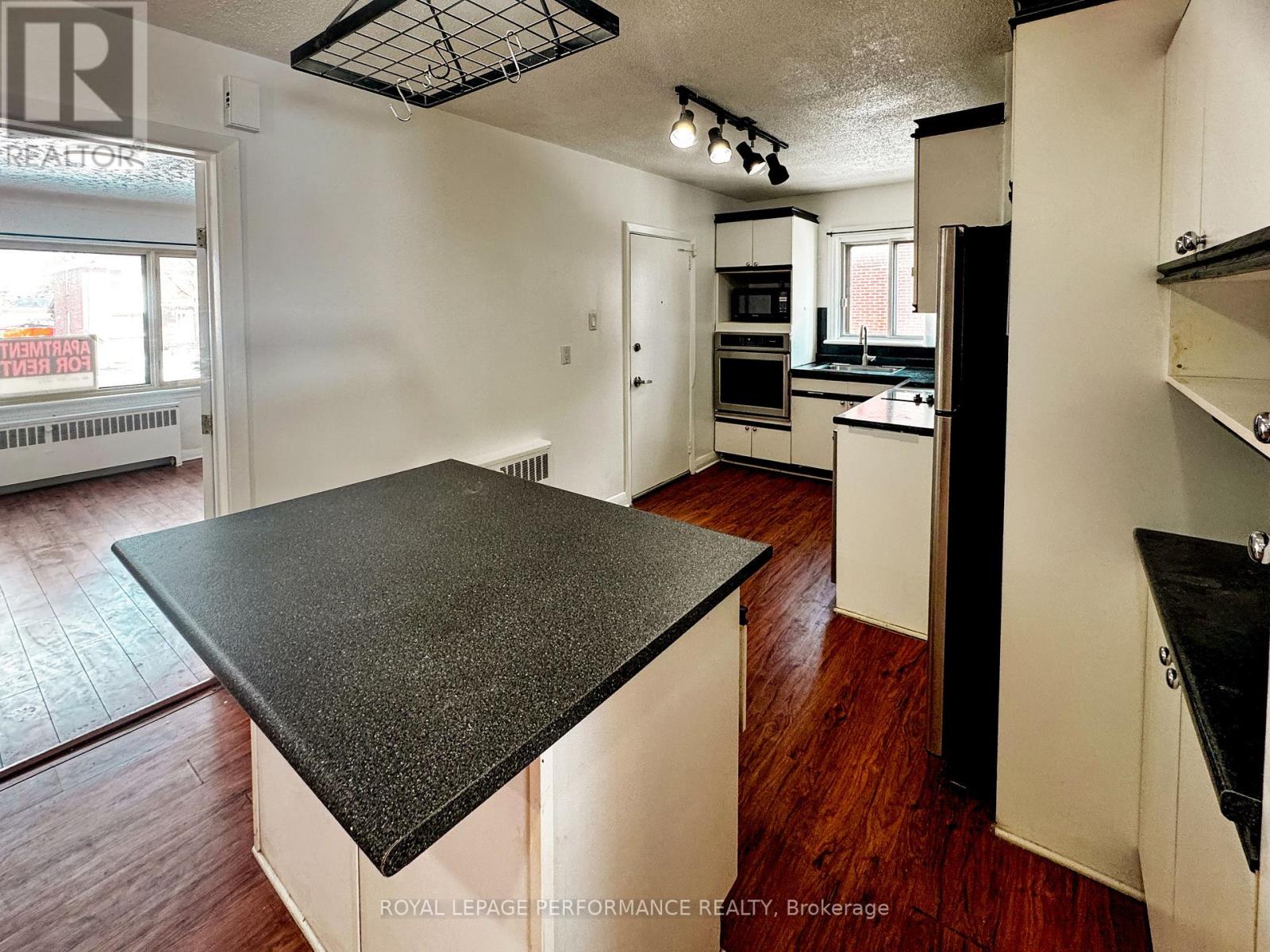 2 - 330 Donald Street, Ottawa, Ontario  K1K 1M5 - Photo 4 - X12912366