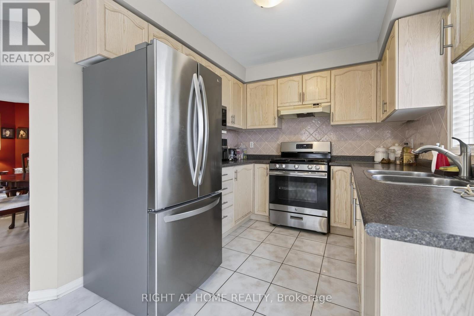 1338 Vincent Crescent, Innisfil, Ontario  L9S 1Z8 - Photo 6 - N12746342