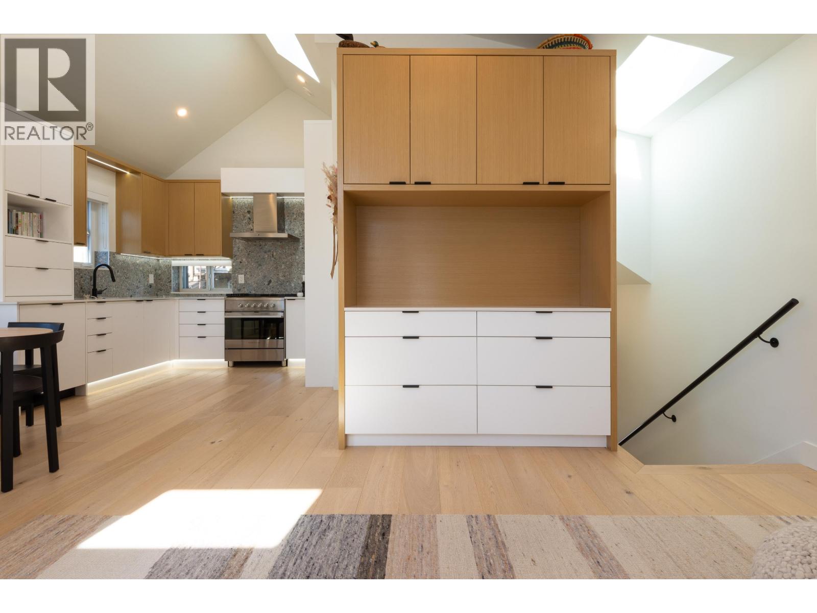 1346 E 11th Avenue, Vancouver, British Columbia  V5N 1Y5 - Photo 5 - R3102372