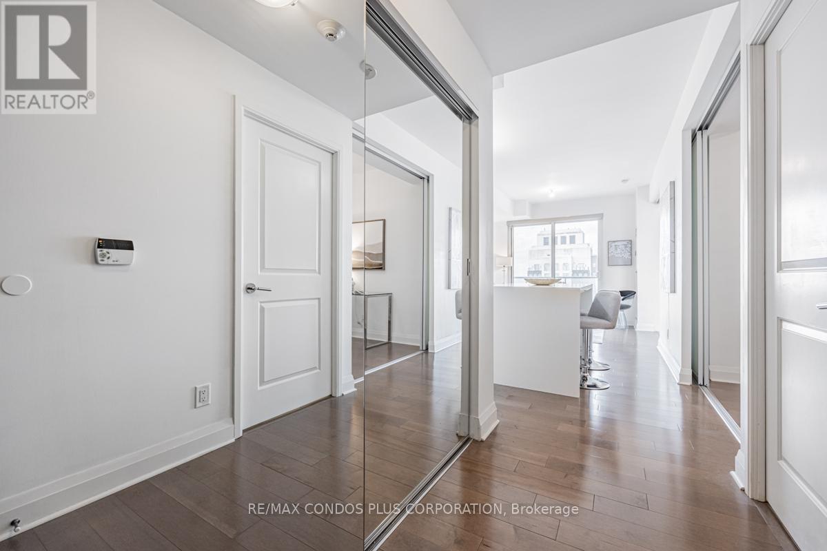 3308 - 65 St Mary Street, Toronto, Ontario  M5S 0A6 - Photo 3 - C12912364