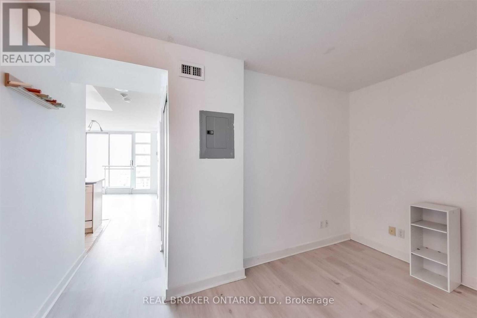 1819 - 650 Queens Quay W, Toronto, Ontario M5V 3N2 - Photo 12 - C12912398