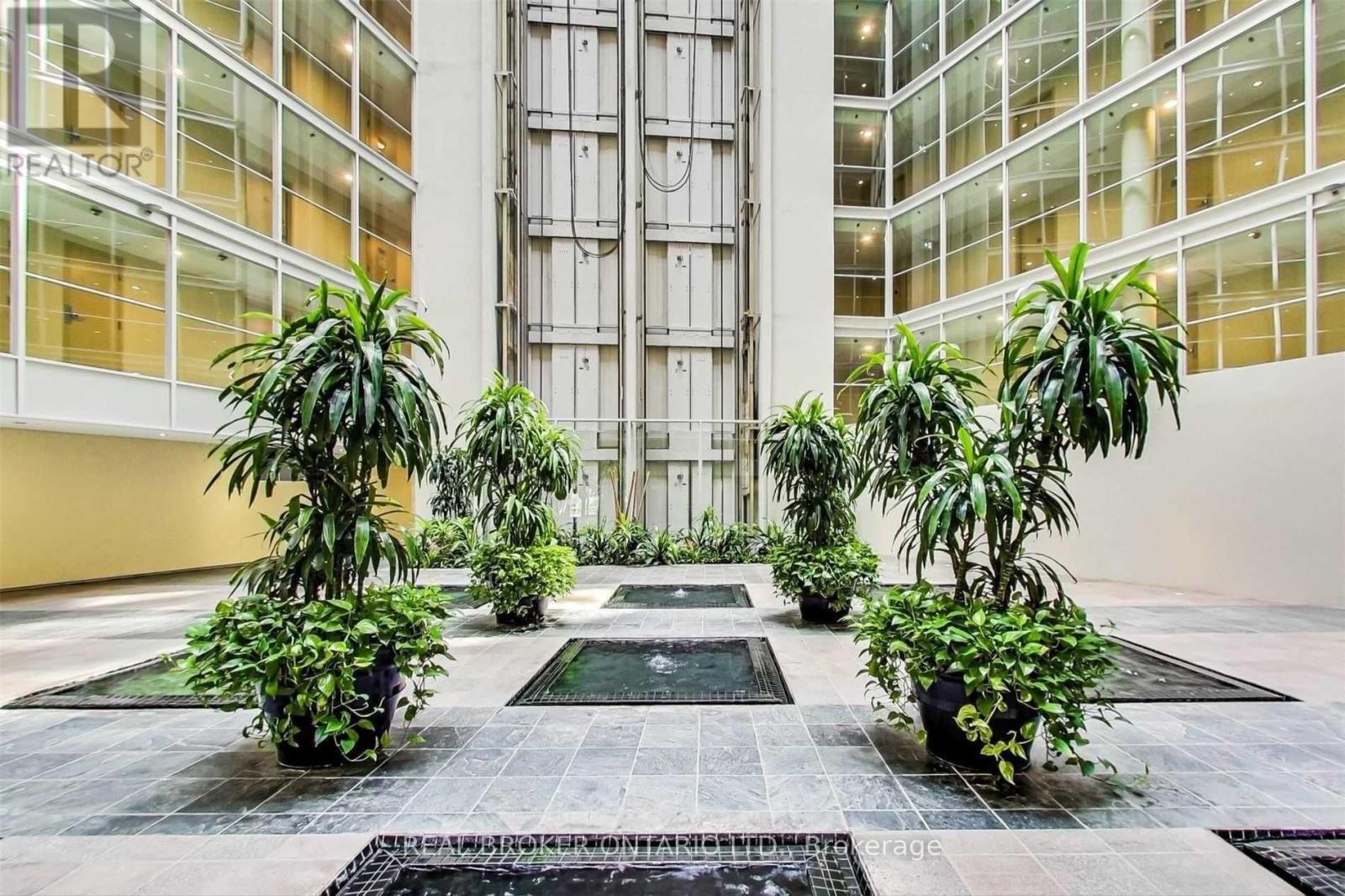 1819 - 650 Queens Quay W, Toronto, Ontario M5V 3N2 - Photo 3 - C12912398