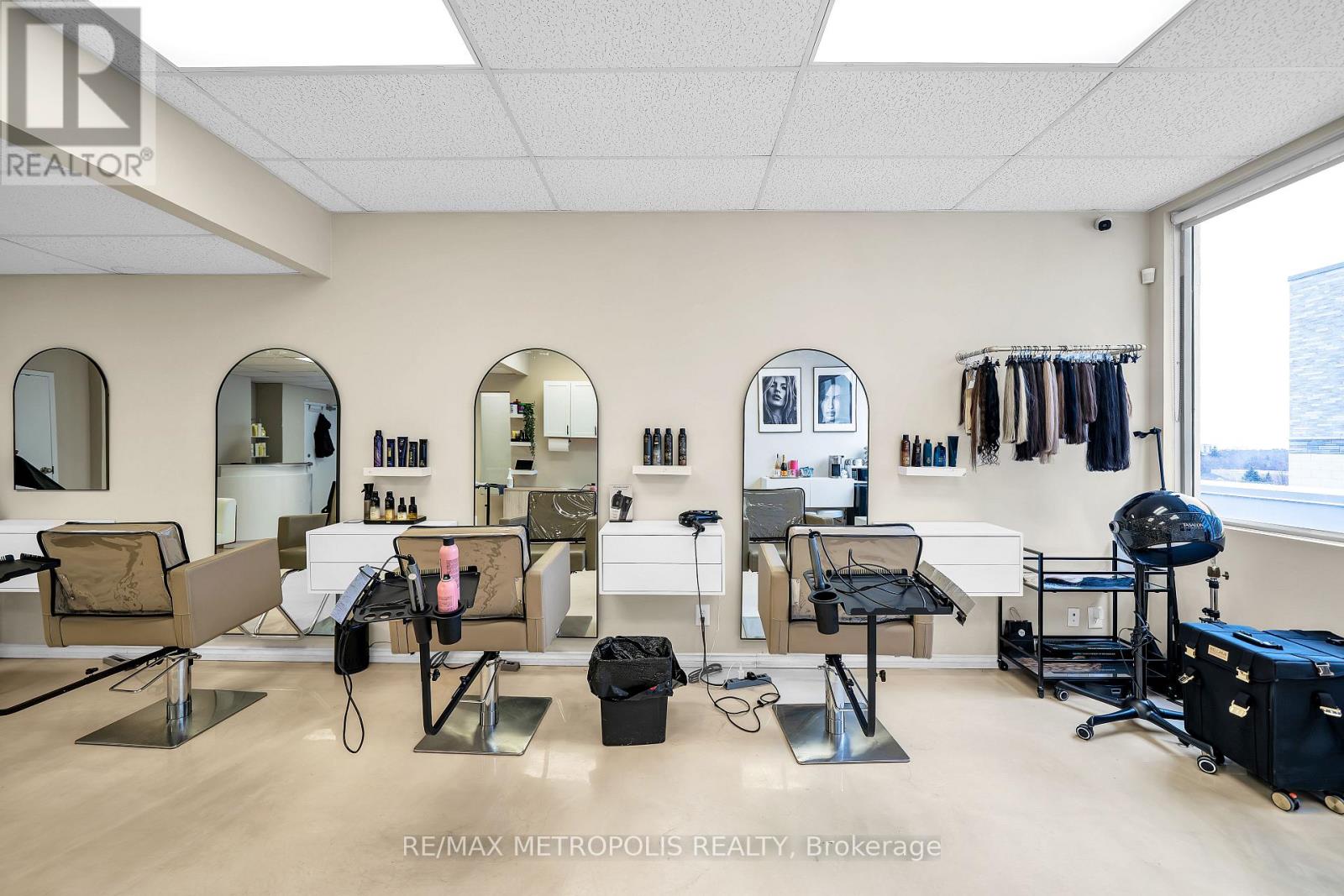 209 - 1 Rossland Road W, Ajax, Ontario  L1Z 1Z2 - Photo 2 - E12912378