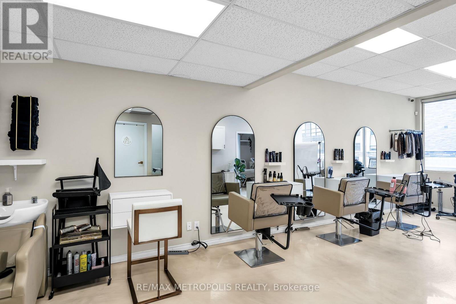 209 - 1 Rossland Road W, Ajax, Ontario  L1Z 1Z2 - Photo 3 - E12912378