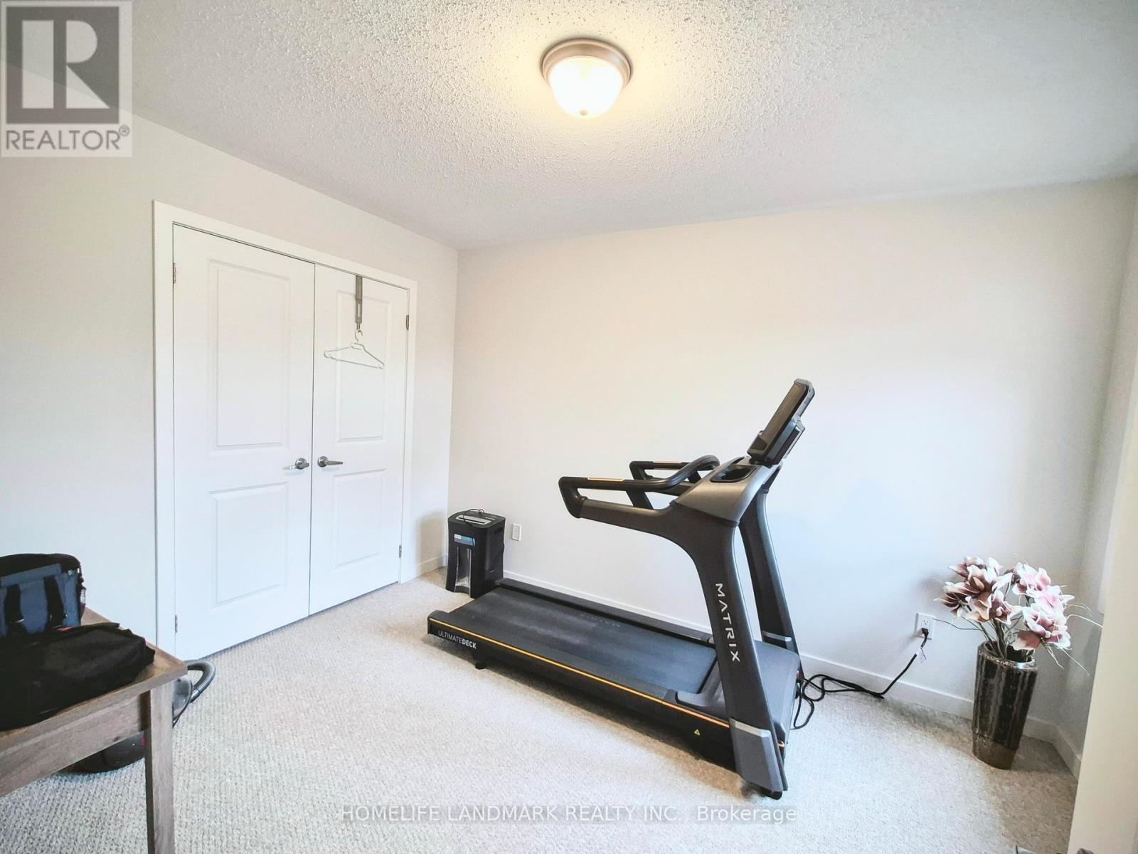 61 Mondial Crescent S, East Gwillimbury, Ontario  L9N 0S2 - Photo 10 - N12912374