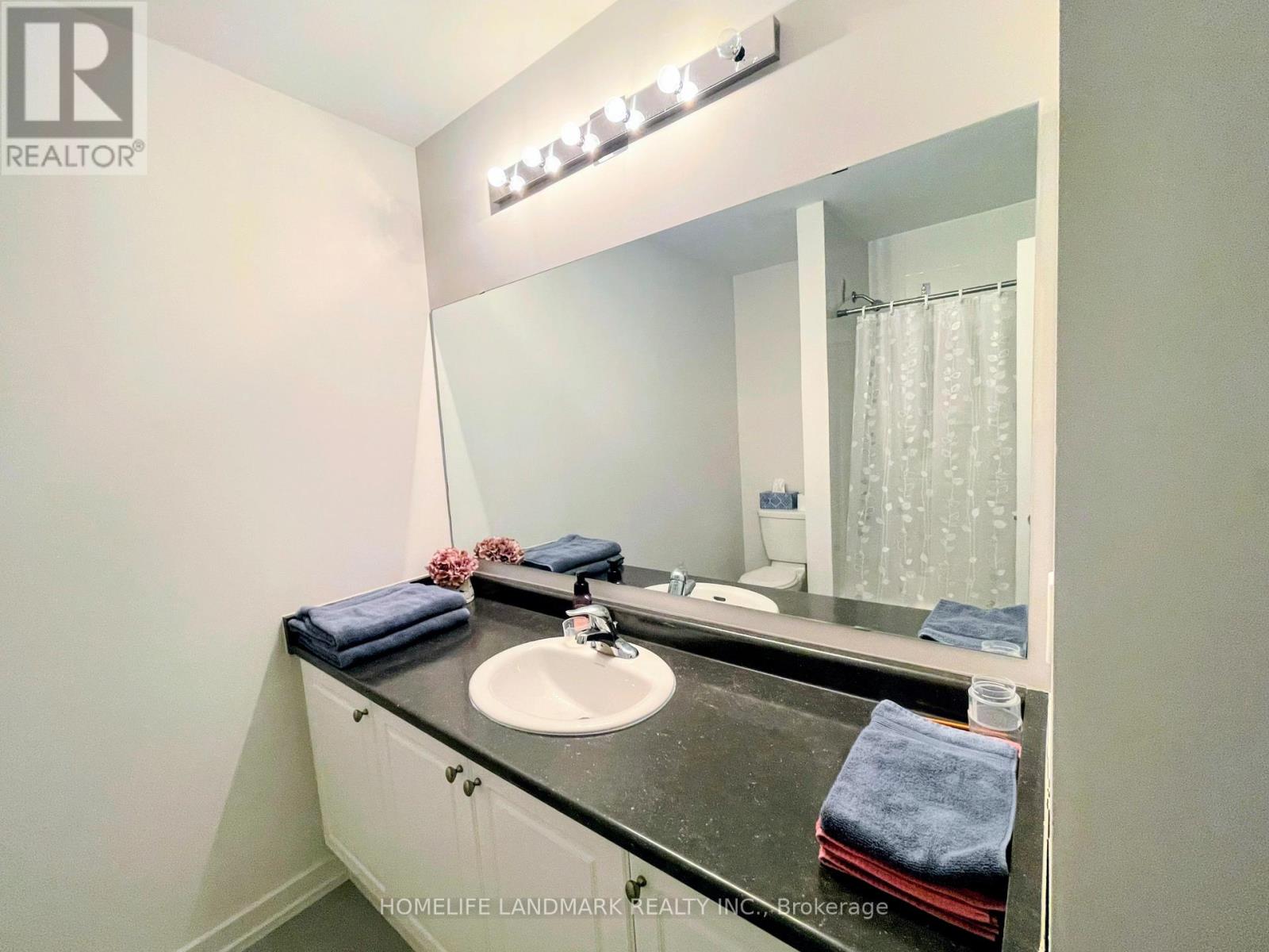 61 Mondial Crescent S, East Gwillimbury, Ontario  L9N 0S2 - Photo 11 - N12912374