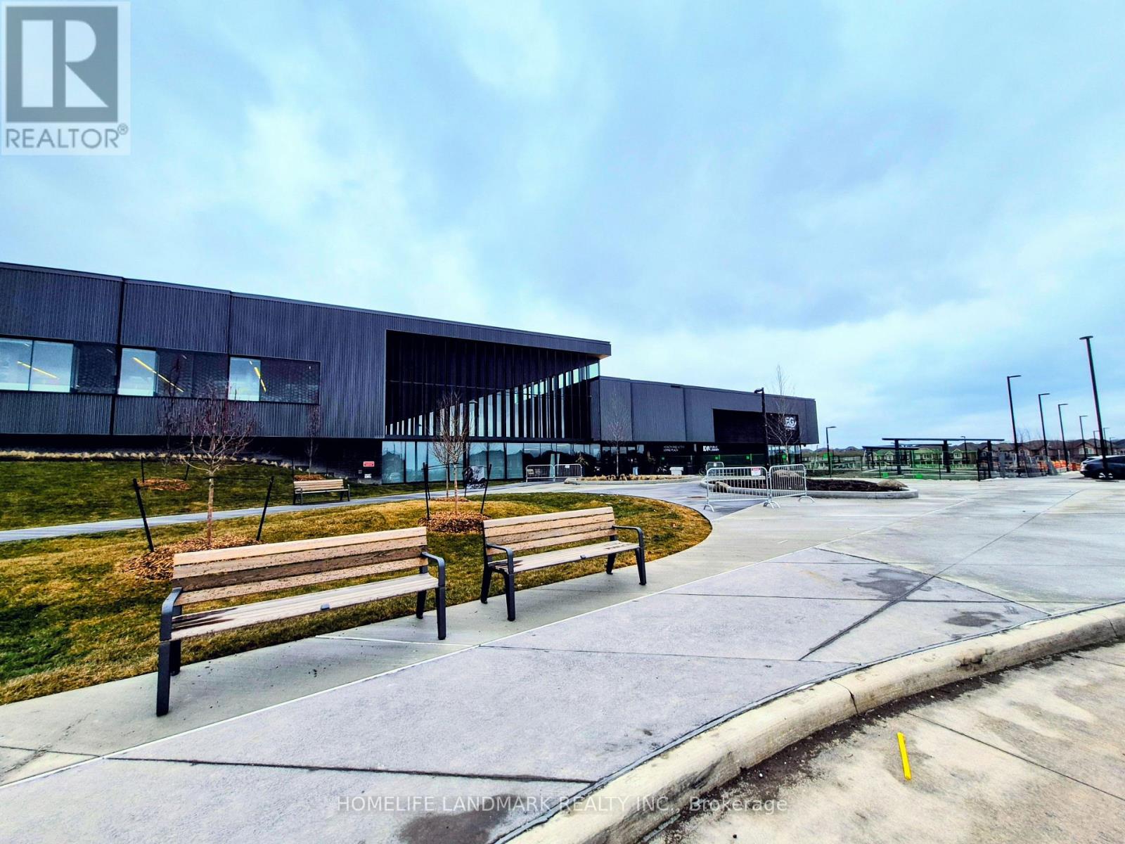 61 Mondial Crescent S, East Gwillimbury, Ontario  L9N 0S2 - Photo 12 - N12912374