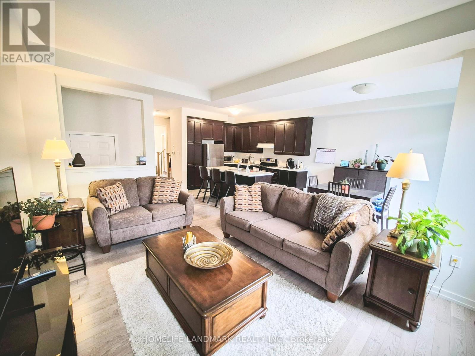 61 Mondial Crescent S, East Gwillimbury, Ontario  L9N 0S2 - Photo 2 - N12912374