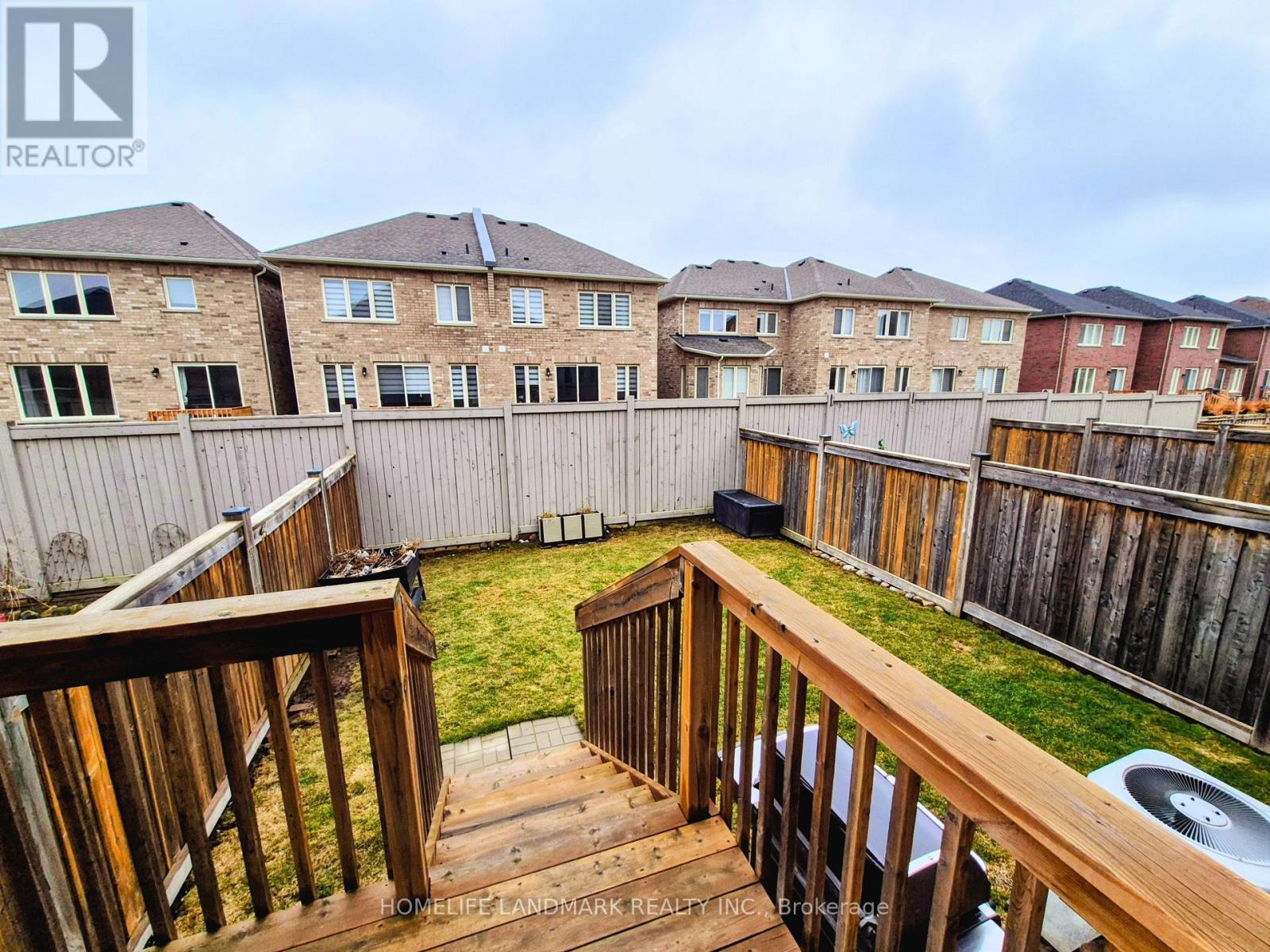 61 Mondial Crescent S, East Gwillimbury, Ontario  L9N 0S2 - Photo 3 - N12912374