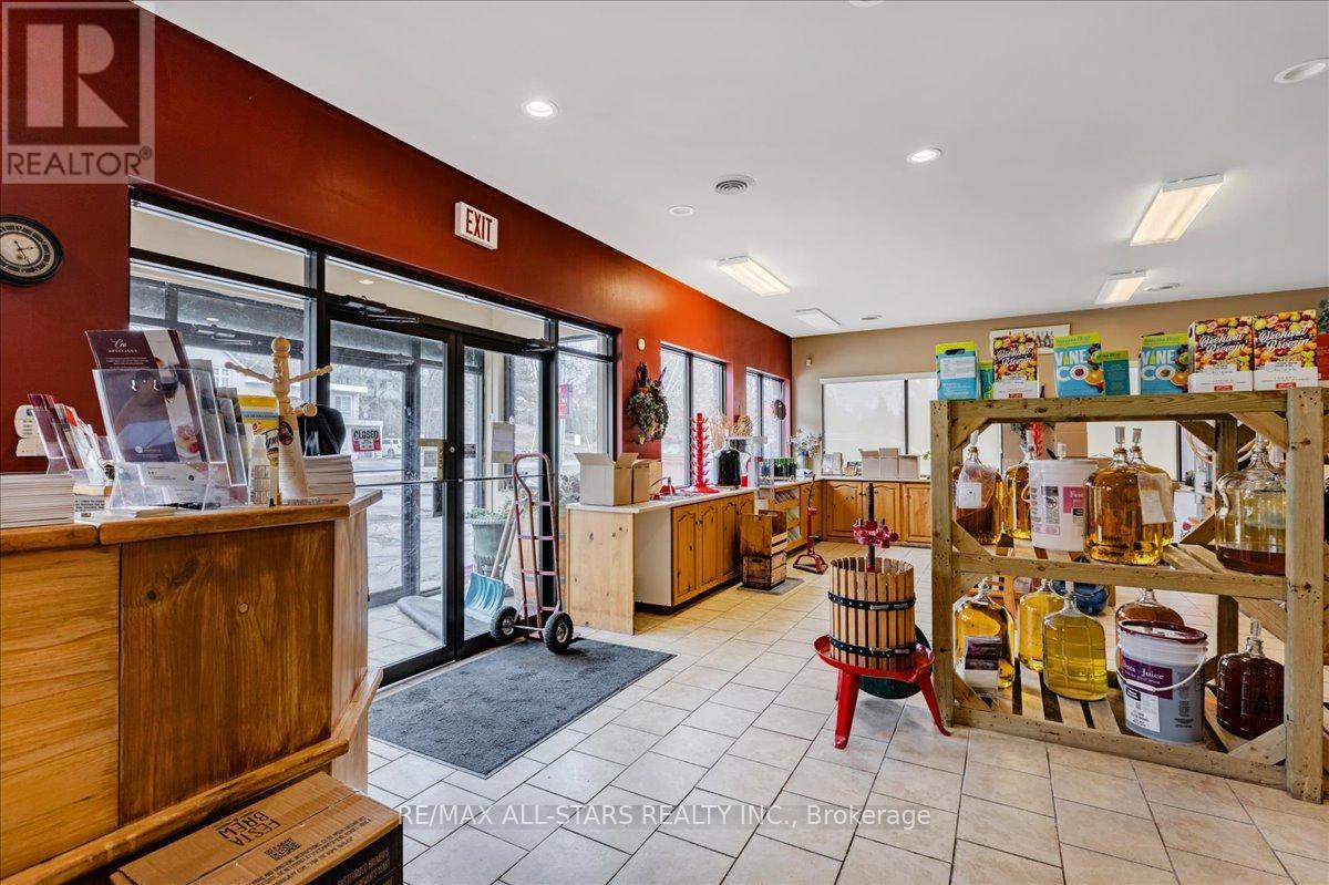 30 The Queensway S, Georgina, Ontario  L4P 1Y9 - Photo 3 - N12901650