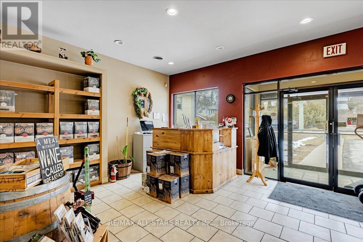 30 The Queensway S, Georgina, Ontario  L4P 1Y9 - Photo 5 - N12901650