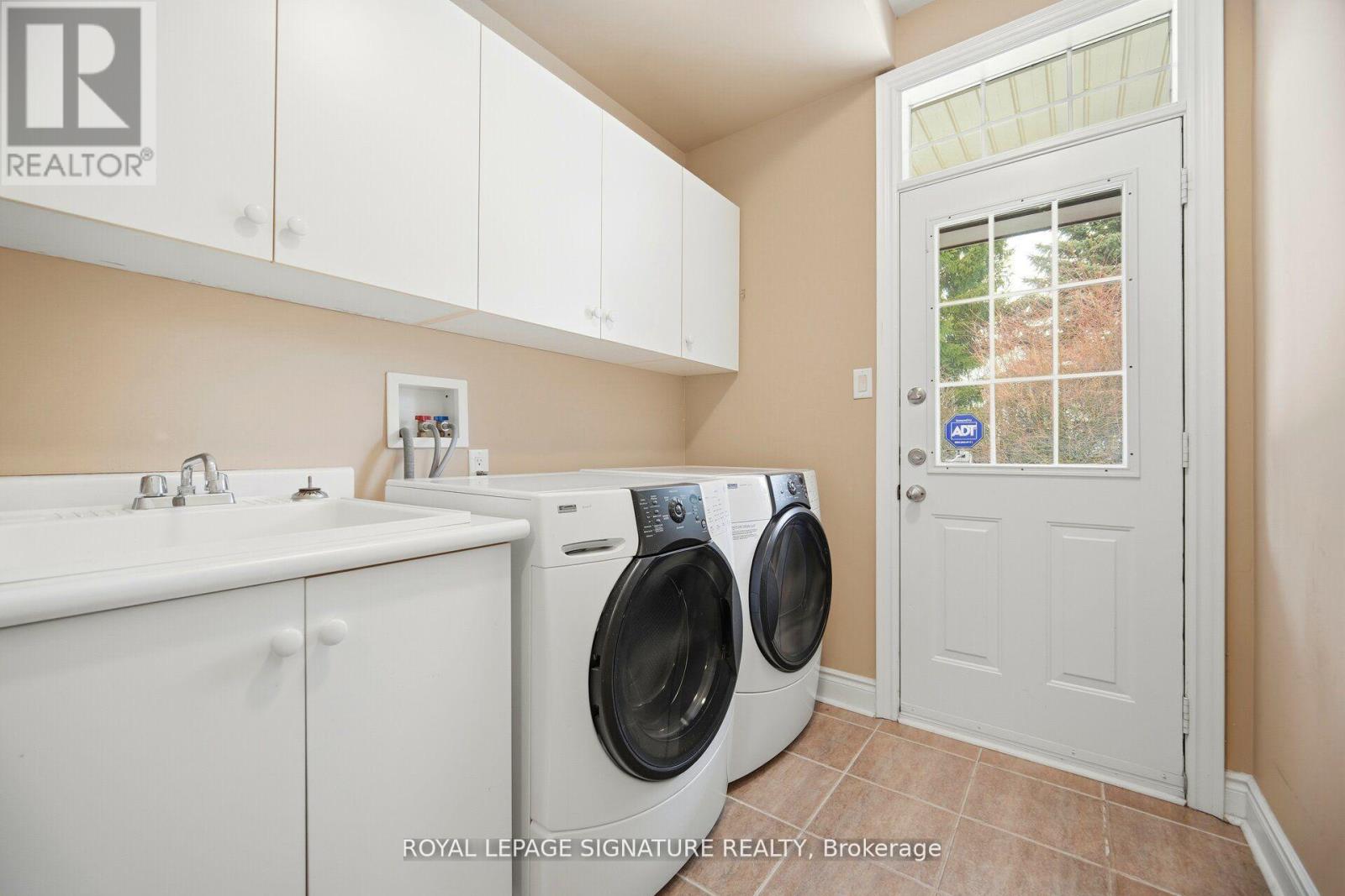 1592 Hallstone Road, Brampton, Ontario  L6Y 5K8 - Photo 18 - W12885906