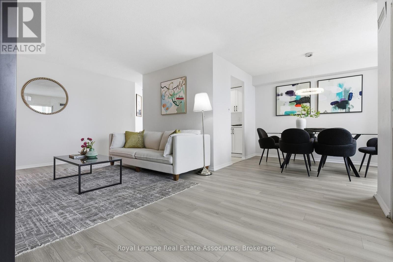 1004 - 10 Malta Avenue, Brampton, Ontario  L6Y 4G6 - Photo 3 - W12912368