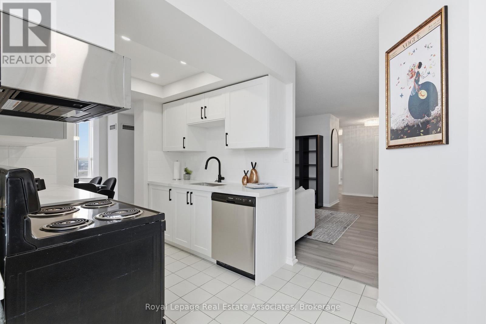 1004 - 10 Malta Avenue, Brampton, Ontario  L6Y 4G6 - Photo 7 - W12912368