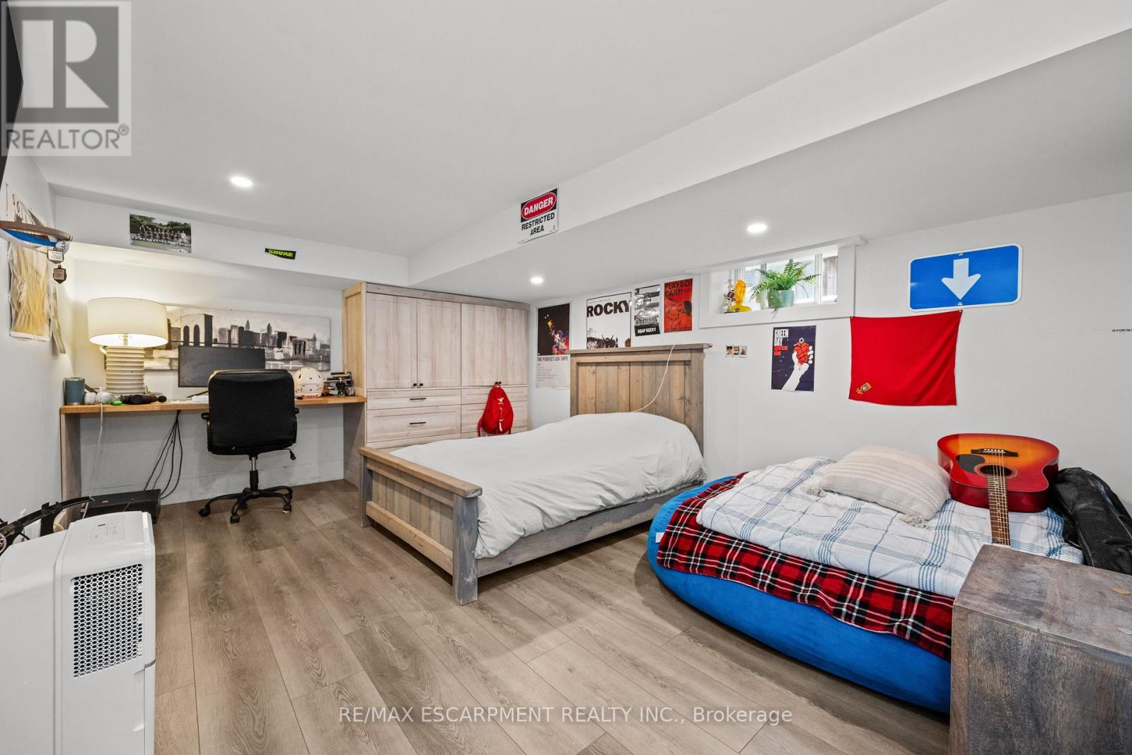 1390 Halifax Place, Burlington, Ontario  L7S 1J6 - Photo 26 - W12912388