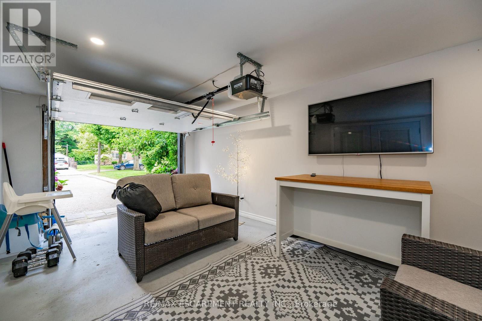 1390 Halifax Place, Burlington, Ontario  L7S 1J6 - Photo 42 - W12912388